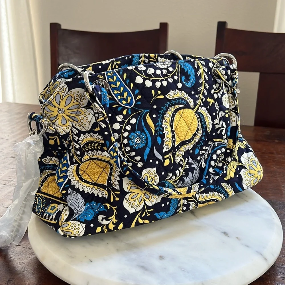 VERA BRADLEY Shoulder Chain Bag in Ellie Blue Bohemian 100% Cotton Quilted
